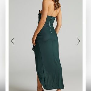 SHOWPO NORA MIDI DRESS - CORSET
DETAILING DRESS IN EMERALD SIZE 4